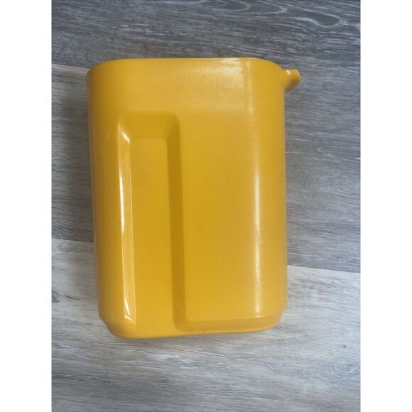 VINTAGE Rubbermaid EASY GRIP 1.5 quart Drink Pitcher W/ LID #0923 Yellow/Orange - Picture 9 of 9